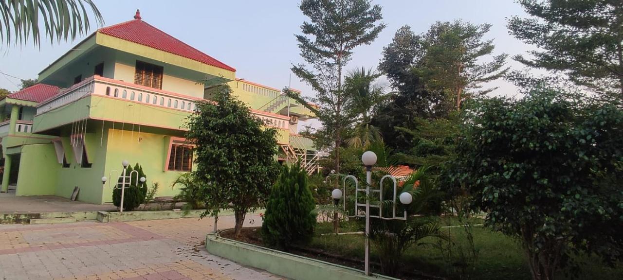 Vrundavan Home Stay And Village Resort Kevadia Buitenkant foto